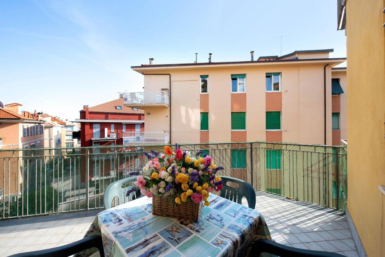 Apartament Trilocale Mazzini Con 2 Balconi Varazze Zewnętrze zdjęcie